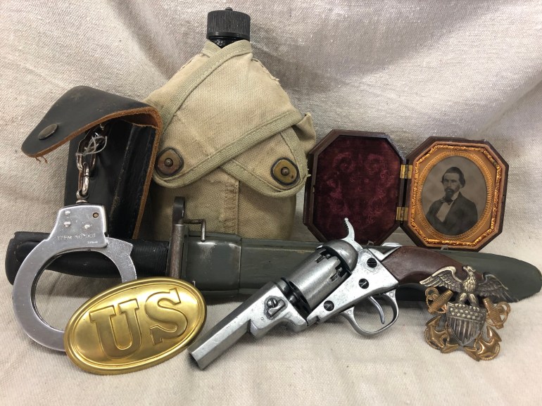 Military collector, war memorabilia, military memorabilia